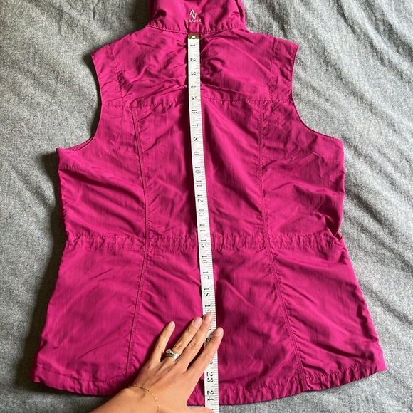 Eddie Bauer Travex Lightweight Vest - Picture 13 of 14
